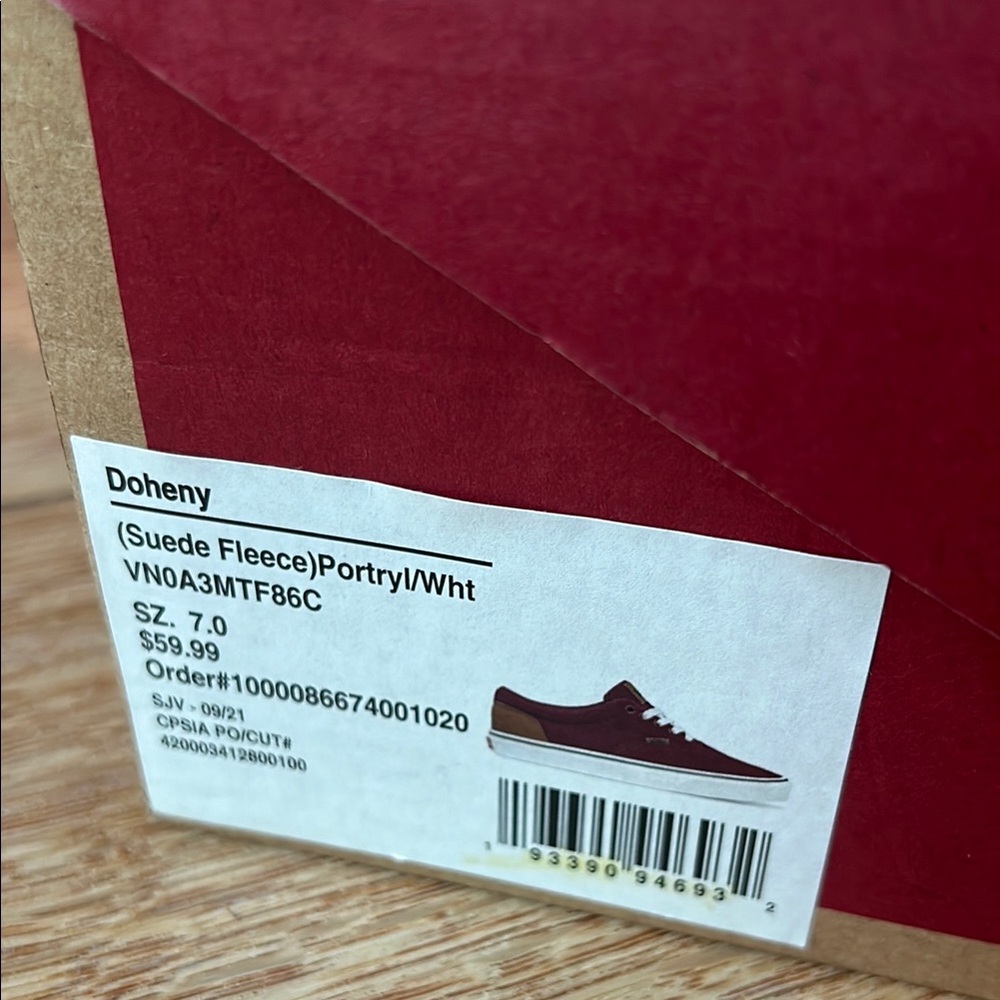 New Vans Woman’s Burgundy and Brown Suede/Fleece DOHENY Lace-Up Sneakers - Picture 2 of 7